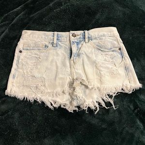 Abercrombie & Fitch light wash denim shorts.